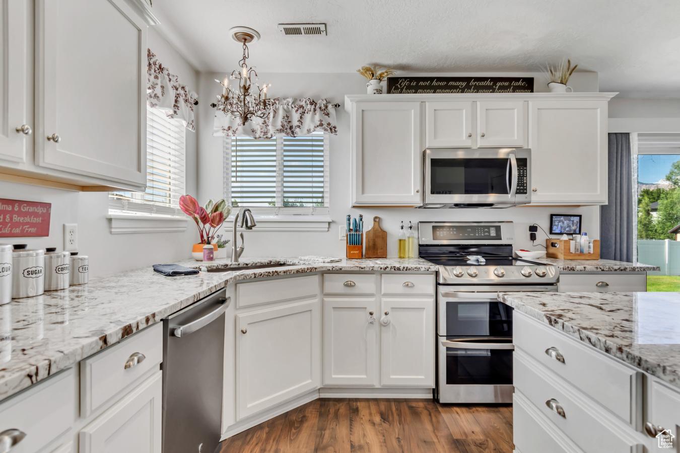 Marriott Slaterville, Utah, 84404, United States, 3 Bedrooms Bedrooms, ,2 BathroomsBathrooms,Residential,For Sale,1892343