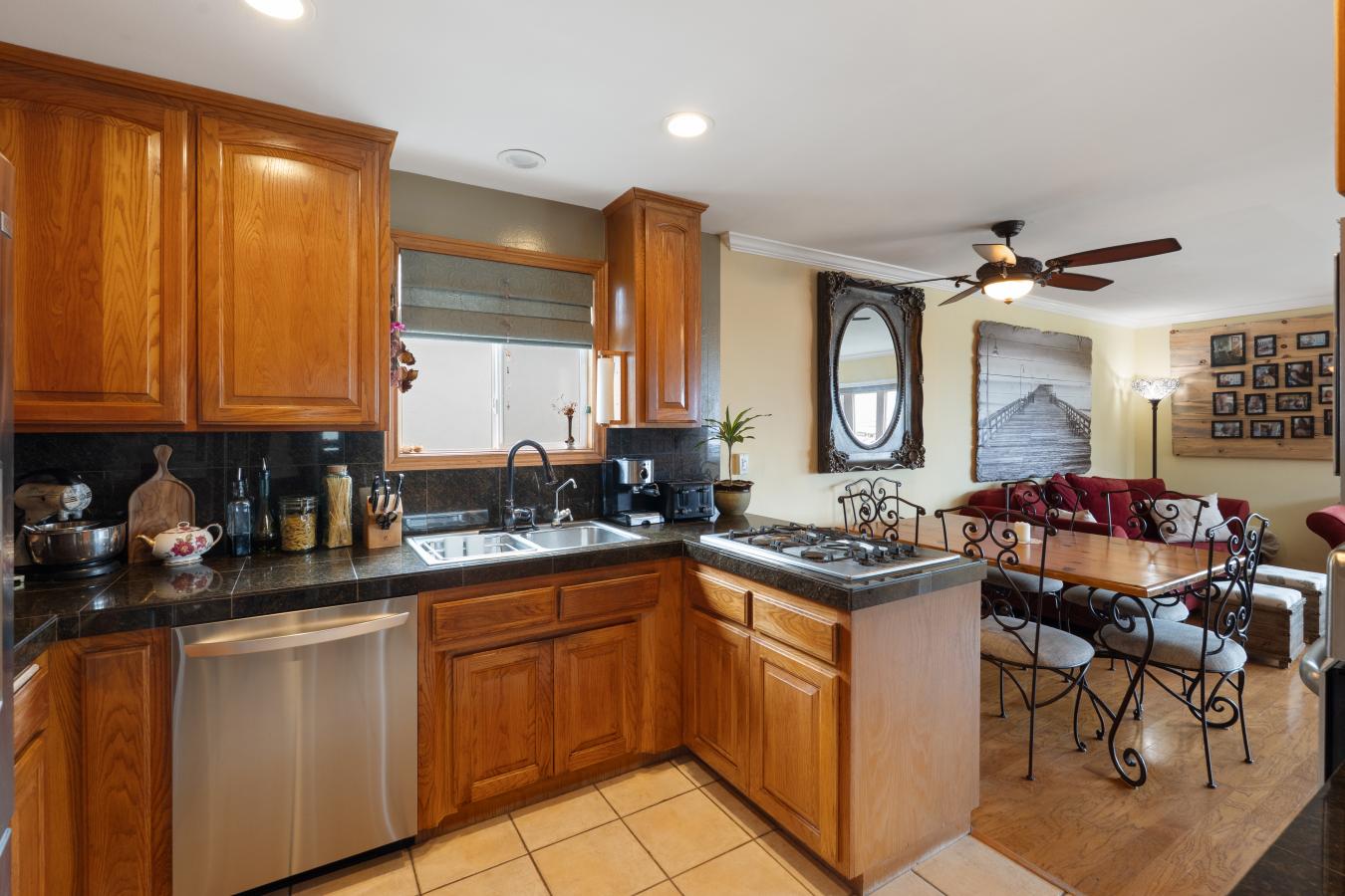 Hermosa Beach, California, 90254, United States, 4 Bedrooms Bedrooms, ,3 BathroomsBathrooms,Residential,For Sale,1892338