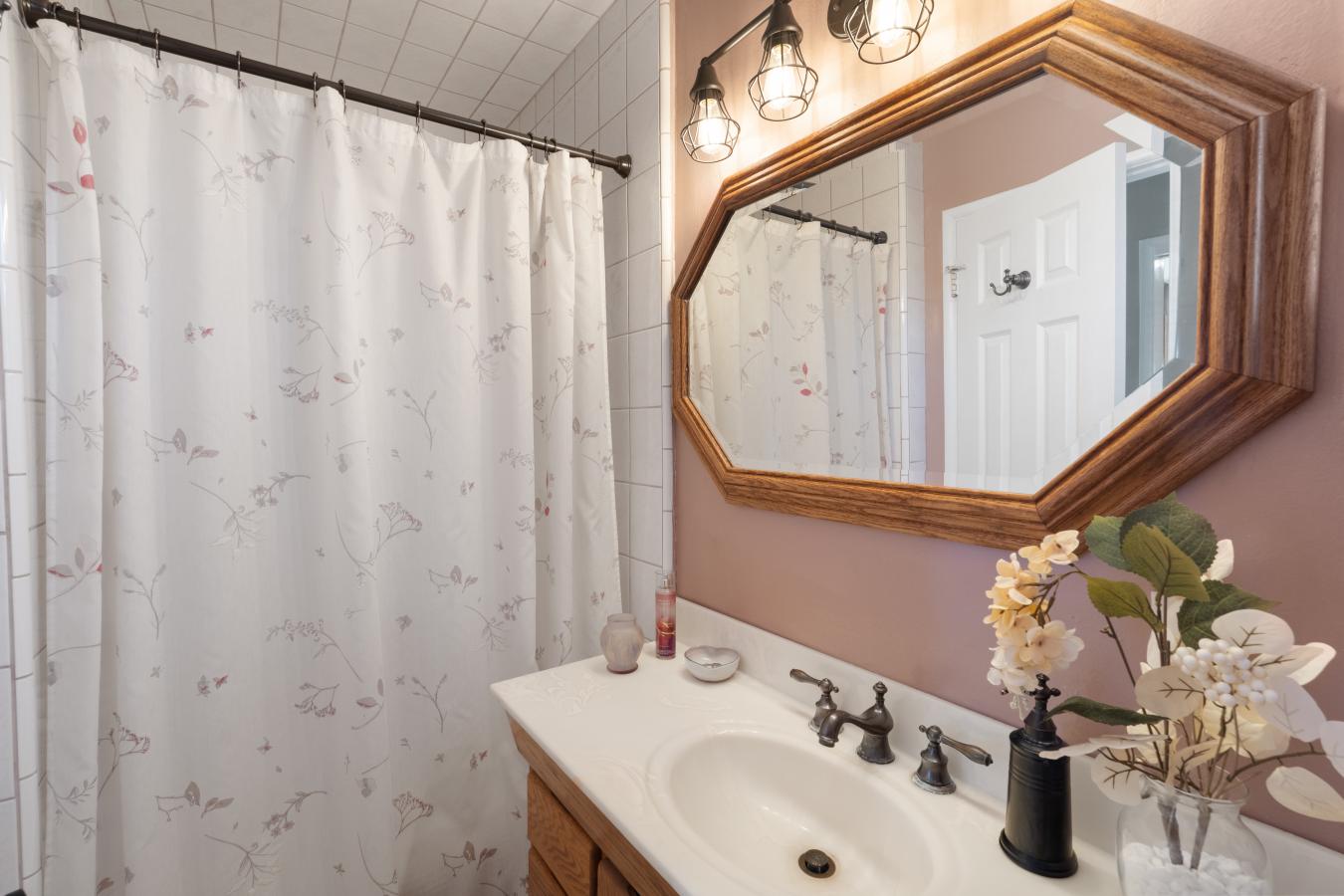 Hermosa Beach, California, 90254, United States, 4 Bedrooms Bedrooms, ,3 BathroomsBathrooms,Residential,For Sale,1892338