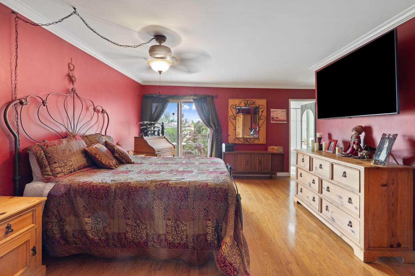 Hermosa Beach, California, 90254, United States, 4 Bedrooms Bedrooms, ,3 BathroomsBathrooms,Residential,For Sale,1892338