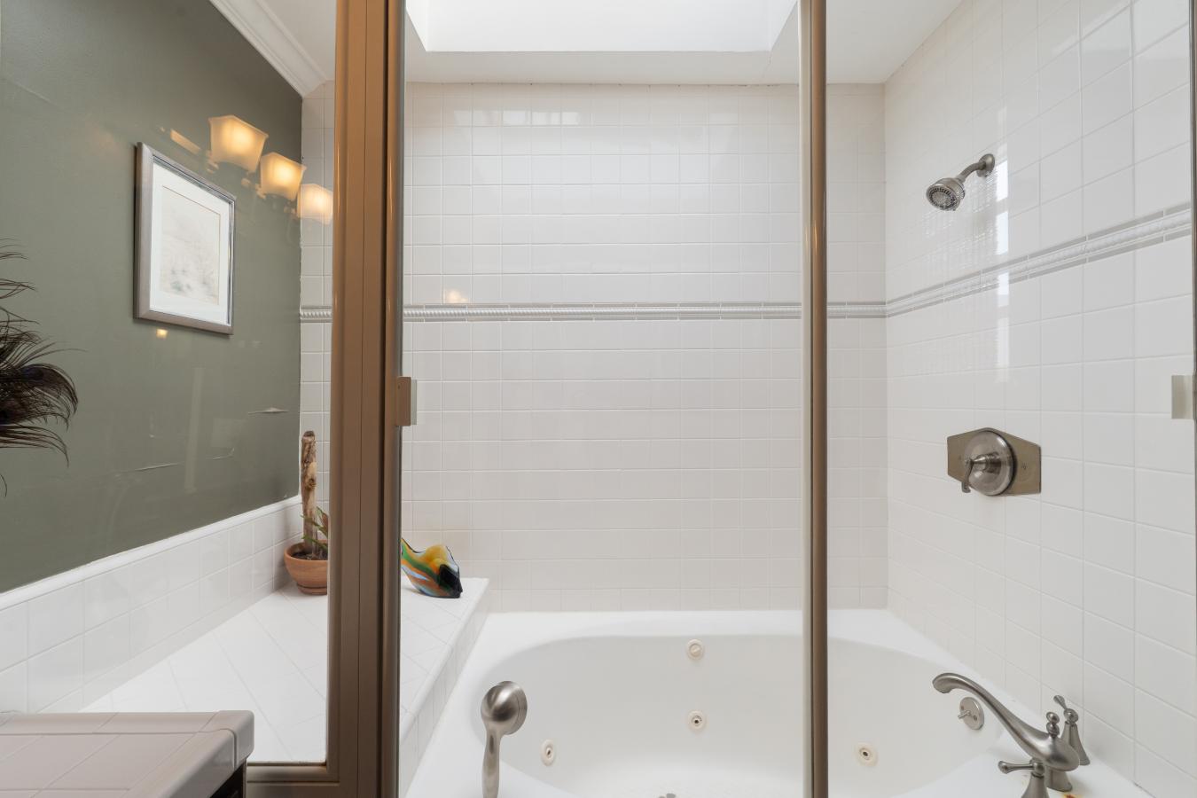 Hermosa Beach, California, 90254, United States, 4 Bedrooms Bedrooms, ,3 BathroomsBathrooms,Residential,For Sale,1892338