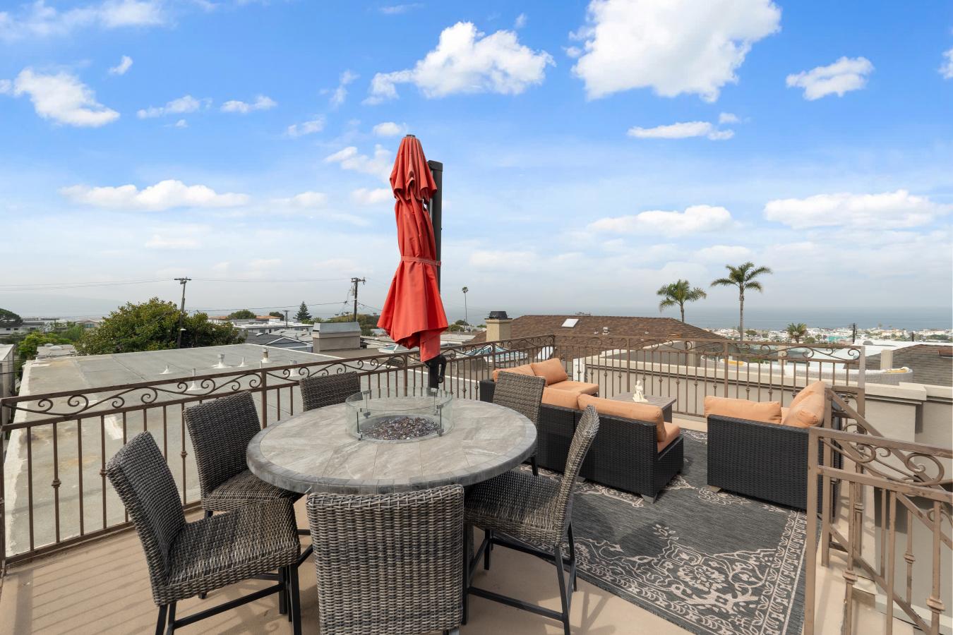 Hermosa Beach, California, 90254, United States, 4 Bedrooms Bedrooms, ,3 BathroomsBathrooms,Residential,For Sale,1892338