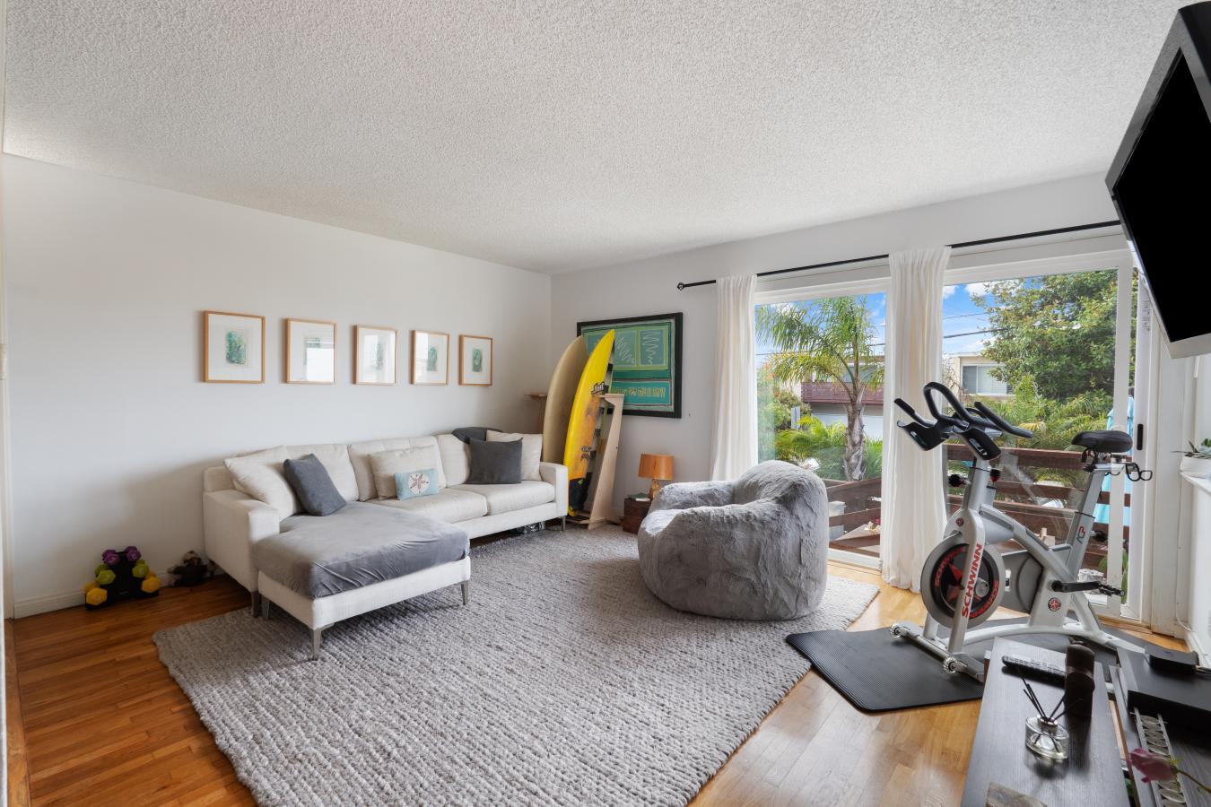 Hermosa Beach, California, 90254, United States, 4 Bedrooms Bedrooms, ,3 BathroomsBathrooms,Residential,For Sale,1892338