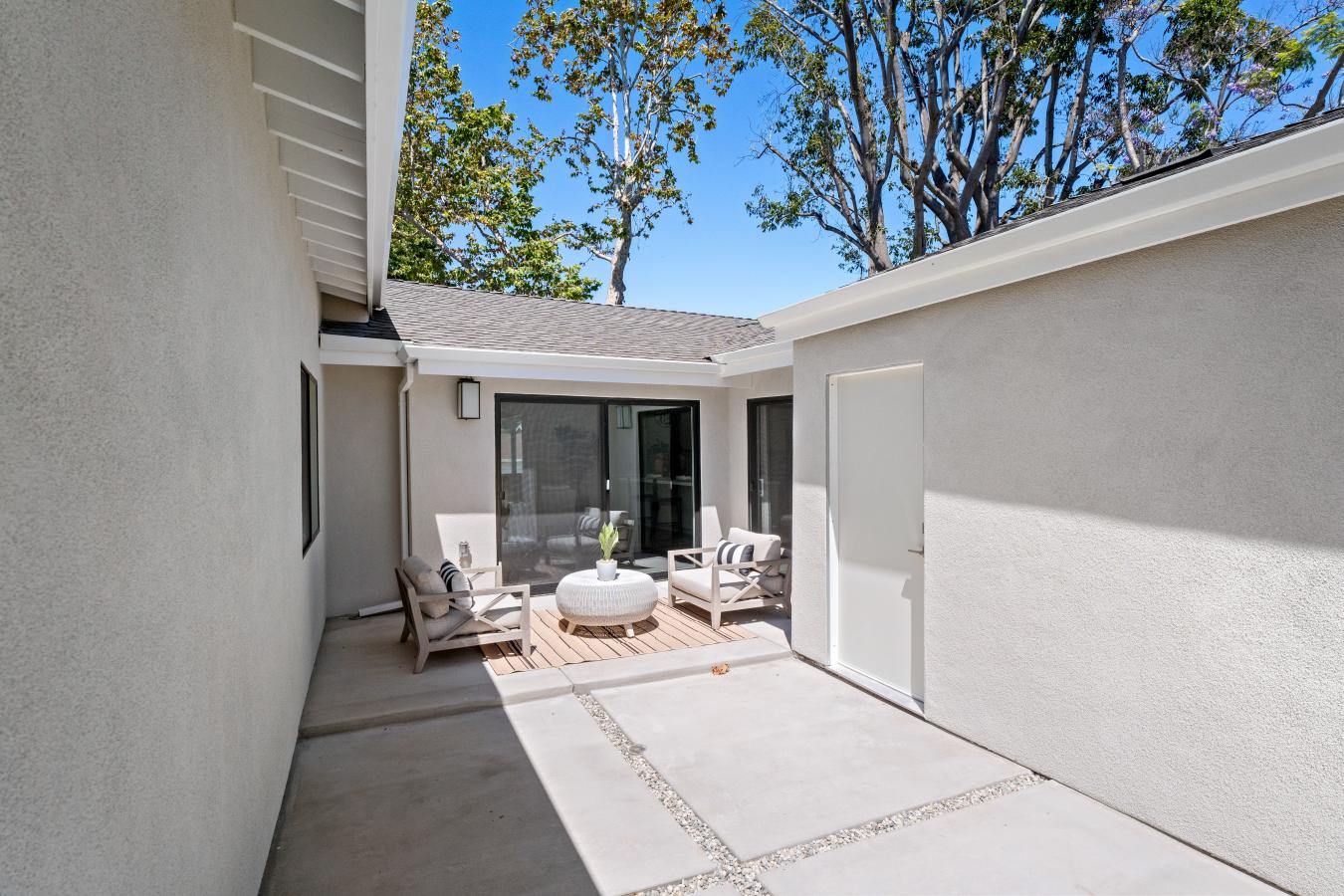 Westchester, California, 90045, United States, 4 Bedrooms Bedrooms, ,3 BathroomsBathrooms,Residential,For Sale,1892337