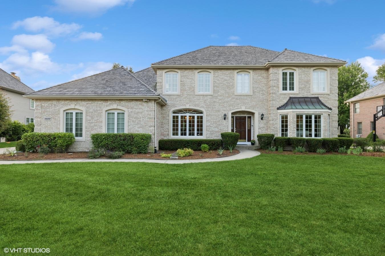 Libertyville, Illinois, 60048, United States, 4 Bedrooms Bedrooms, ,3 BathroomsBathrooms,Residential,For Sale,1892334