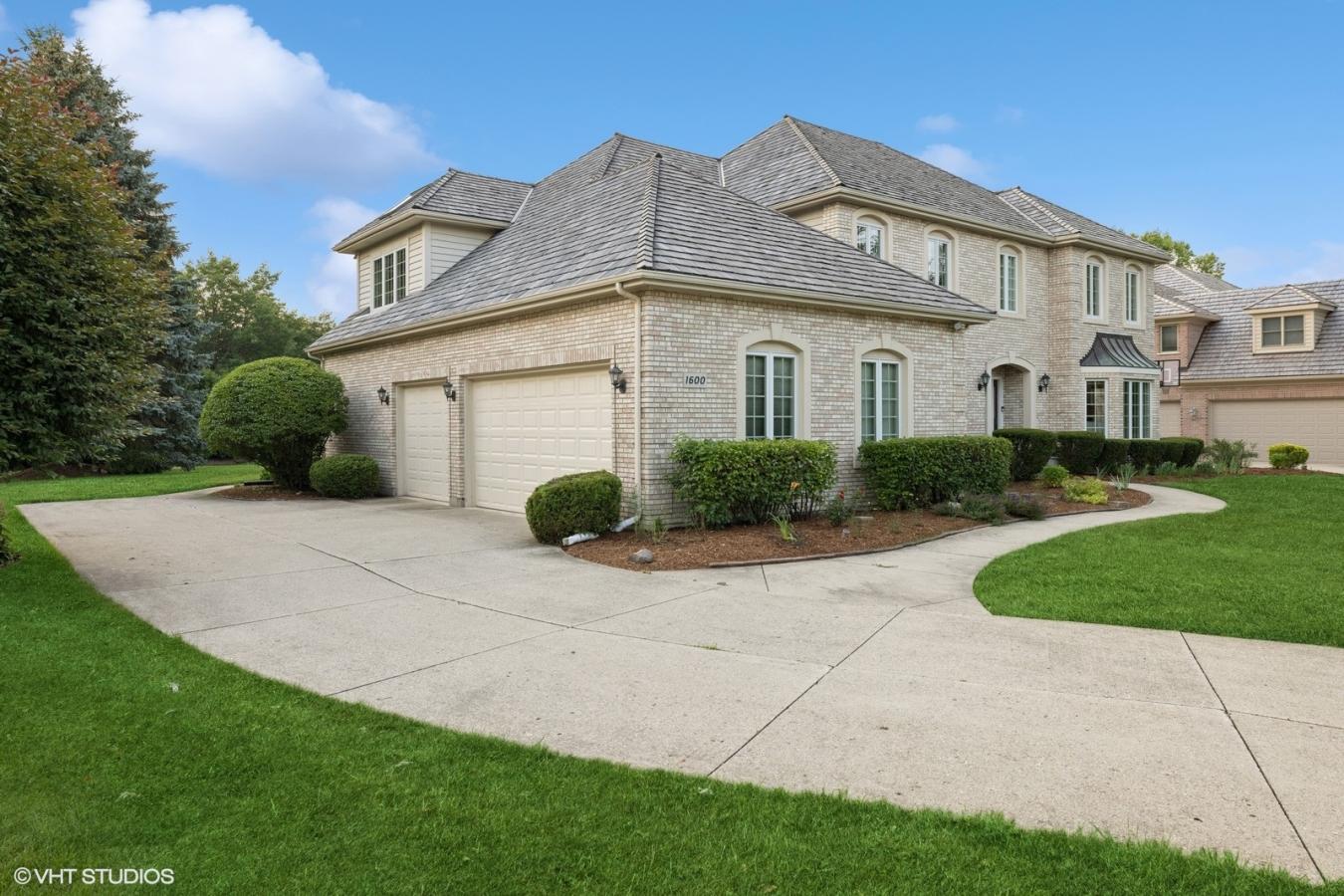 Libertyville, Illinois, 60048, United States, 4 Bedrooms Bedrooms, ,3 BathroomsBathrooms,Residential,For Sale,1892334