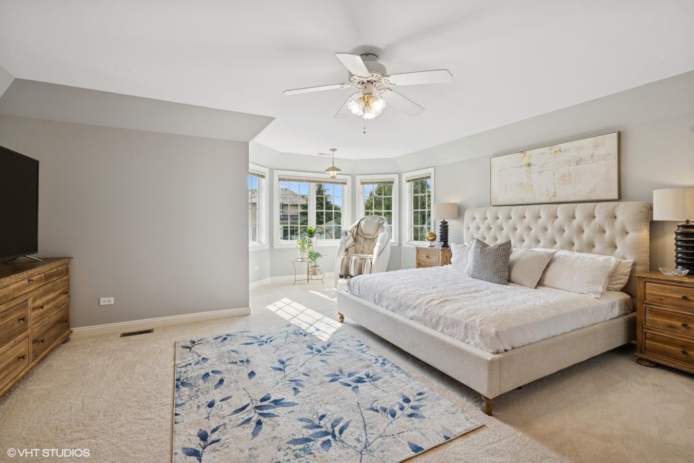 Libertyville, Illinois, 60048, United States, 4 Bedrooms Bedrooms, ,3 BathroomsBathrooms,Residential,For Sale,1892334