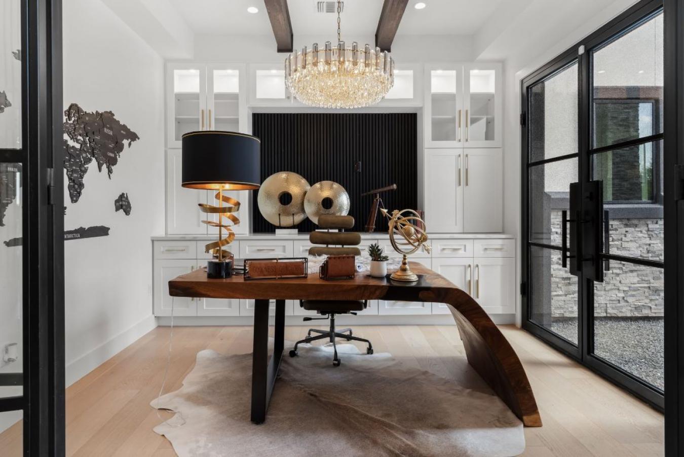 Kingsland, Texas, 78639, United States, 5 Bedrooms Bedrooms, ,5 BathroomsBathrooms,Residential,For Sale,1892332