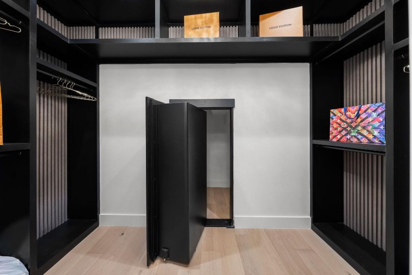 Kingsland, Texas, 78639, United States, 5 Bedrooms Bedrooms, ,5 BathroomsBathrooms,Residential,For Sale,1892332