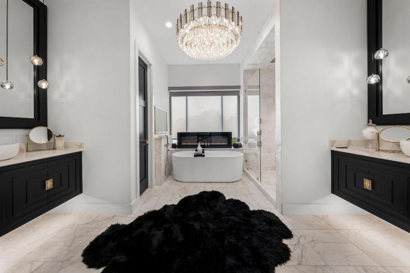 Kingsland, Texas, 78639, United States, 5 Bedrooms Bedrooms, ,5 BathroomsBathrooms,Residential,For Sale,1892332