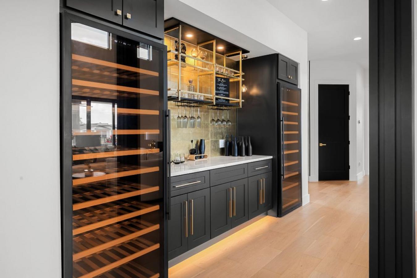 Kingsland, Texas, 78639, United States, 5 Bedrooms Bedrooms, ,5 BathroomsBathrooms,Residential,For Sale,1892332