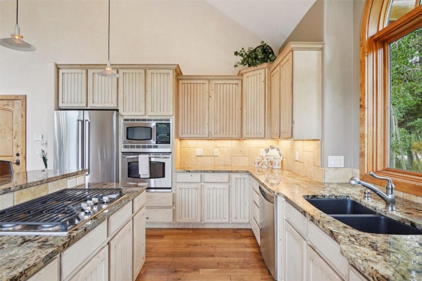 Silverthorne, Colorado, 80498, United States, 4 Bedrooms Bedrooms, ,2 BathroomsBathrooms,Residential,For Sale,1893162