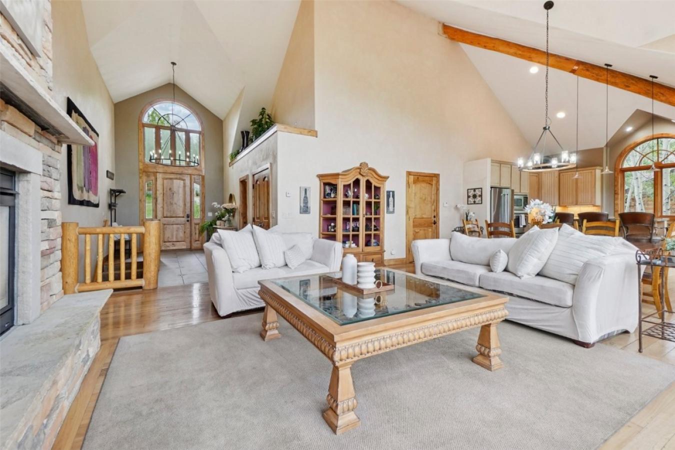 Silverthorne, Colorado, 80498, United States, 4 Bedrooms Bedrooms, ,2 BathroomsBathrooms,Residential,For Sale,1893162