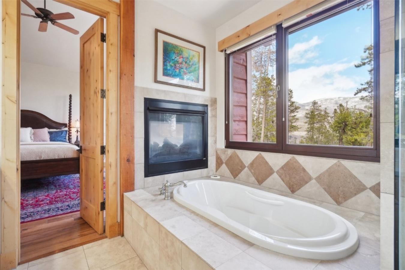 Silverthorne, Colorado, 80498, United States, 4 Bedrooms Bedrooms, ,2 BathroomsBathrooms,Residential,For Sale,1893156