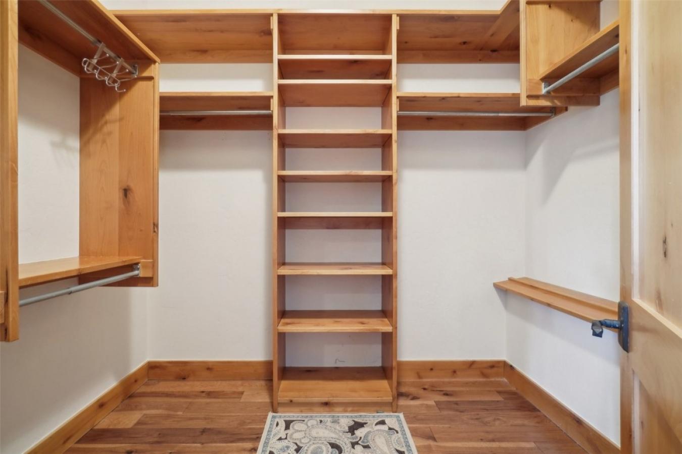 Silverthorne, Colorado, 80498, United States, 4 Bedrooms Bedrooms, ,2 BathroomsBathrooms,Residential,For Sale,1893156