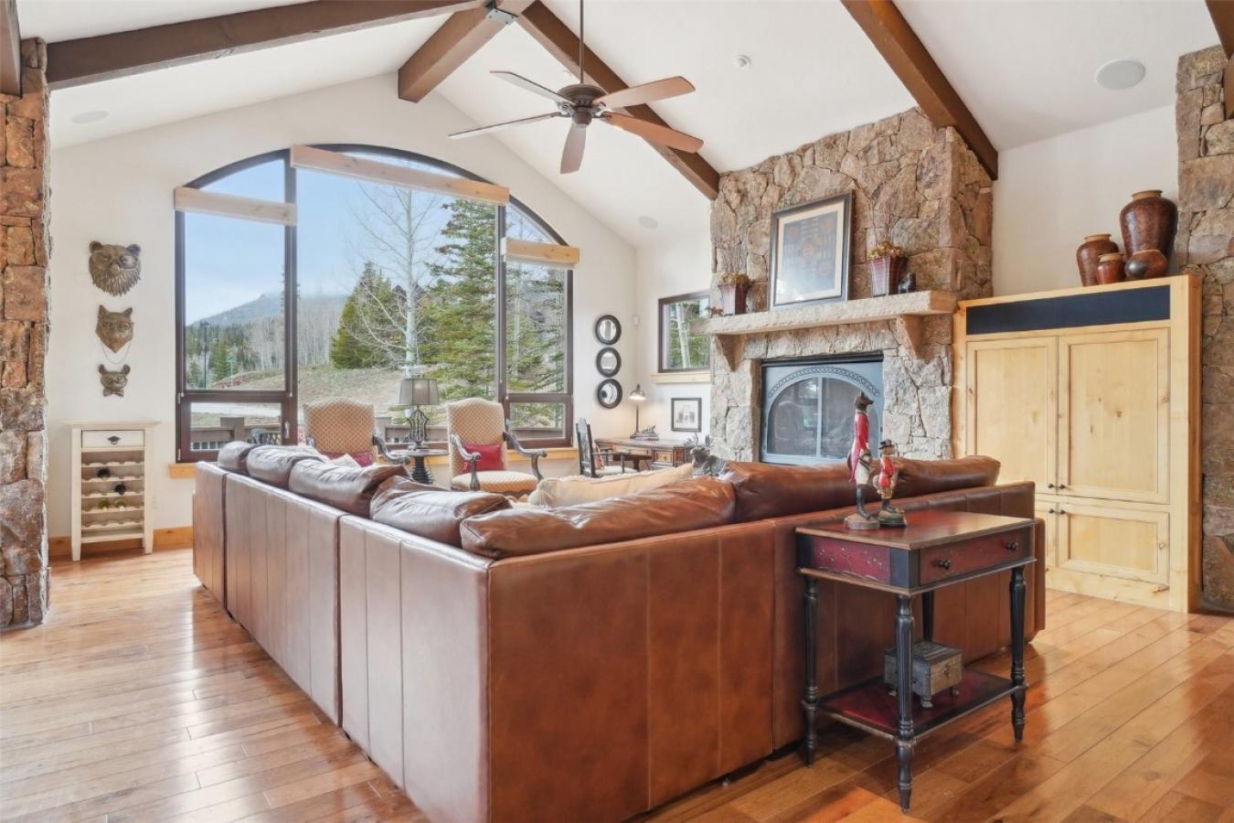 Silverthorne, Colorado, 80498, United States, 4 Bedrooms Bedrooms, ,2 BathroomsBathrooms,Residential,For Sale,1893156
