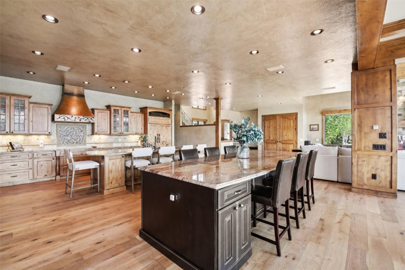 Dillon, Colorado, 80435, United States, 6 Bedrooms Bedrooms, ,3 BathroomsBathrooms,Residential,For Sale,1893153