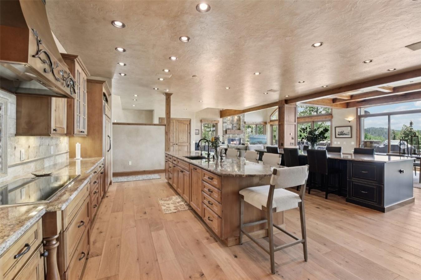 Dillon, Colorado, 80435, United States, 6 Bedrooms Bedrooms, ,3 BathroomsBathrooms,Residential,For Sale,1893153