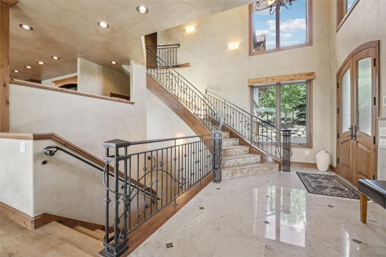 Dillon, Colorado, 80435, United States, 6 Bedrooms Bedrooms, ,3 BathroomsBathrooms,Residential,For Sale,1893153