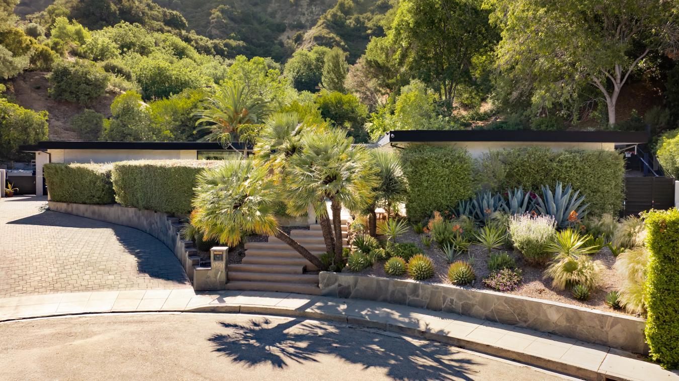 Beverly Hills, California, 90210, United States, 6 Bedrooms Bedrooms, ,4 BathroomsBathrooms,Residential,For Sale,1888326