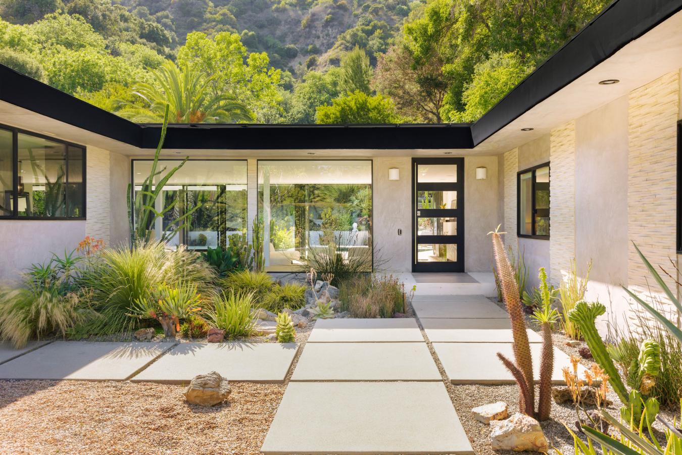 Beverly Hills, California, 90210, United States, 6 Bedrooms Bedrooms, ,4 BathroomsBathrooms,Residential,For Sale,1888326