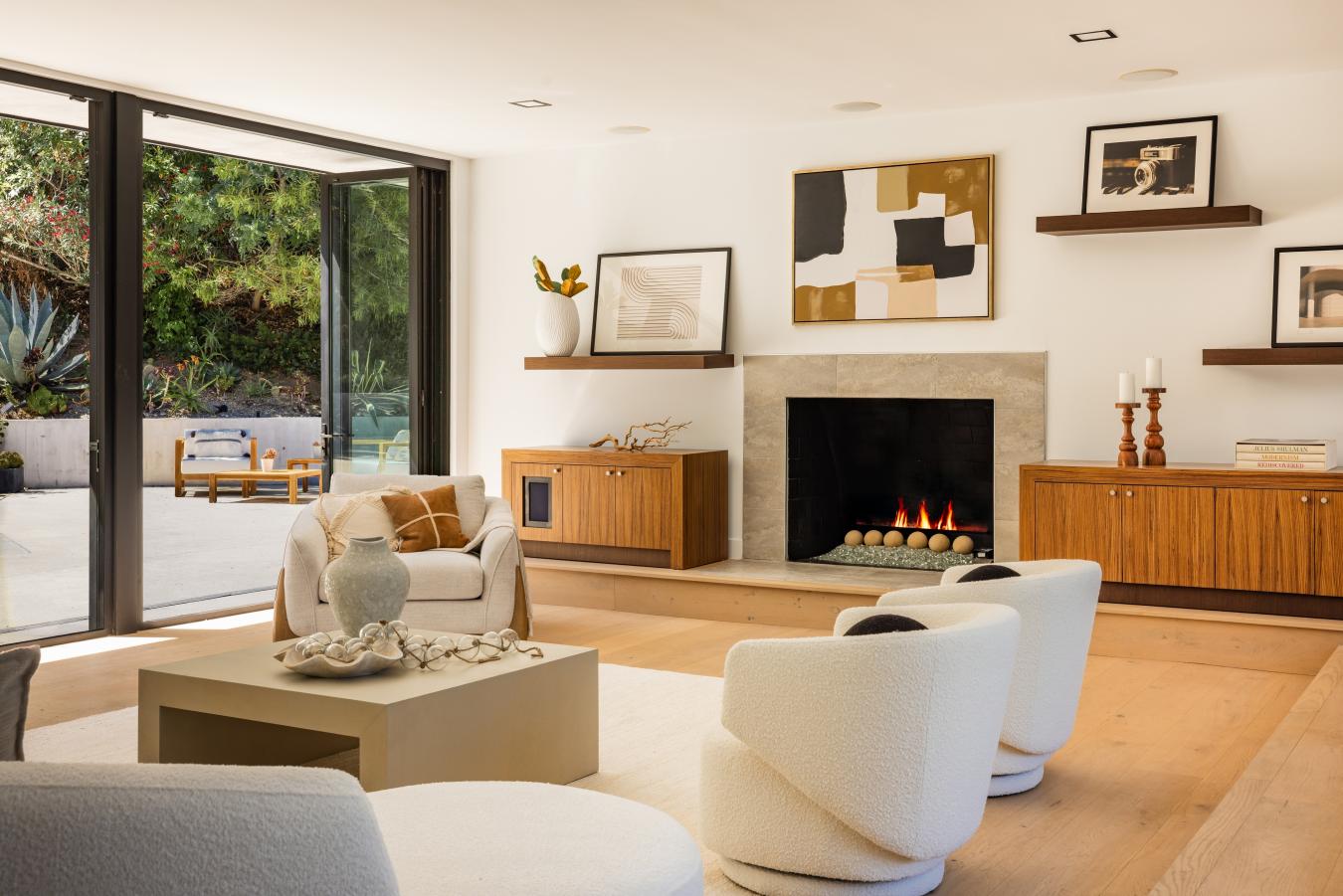 Beverly Hills, California, 90210, United States, 6 Bedrooms Bedrooms, ,4 BathroomsBathrooms,Residential,For Sale,1888326