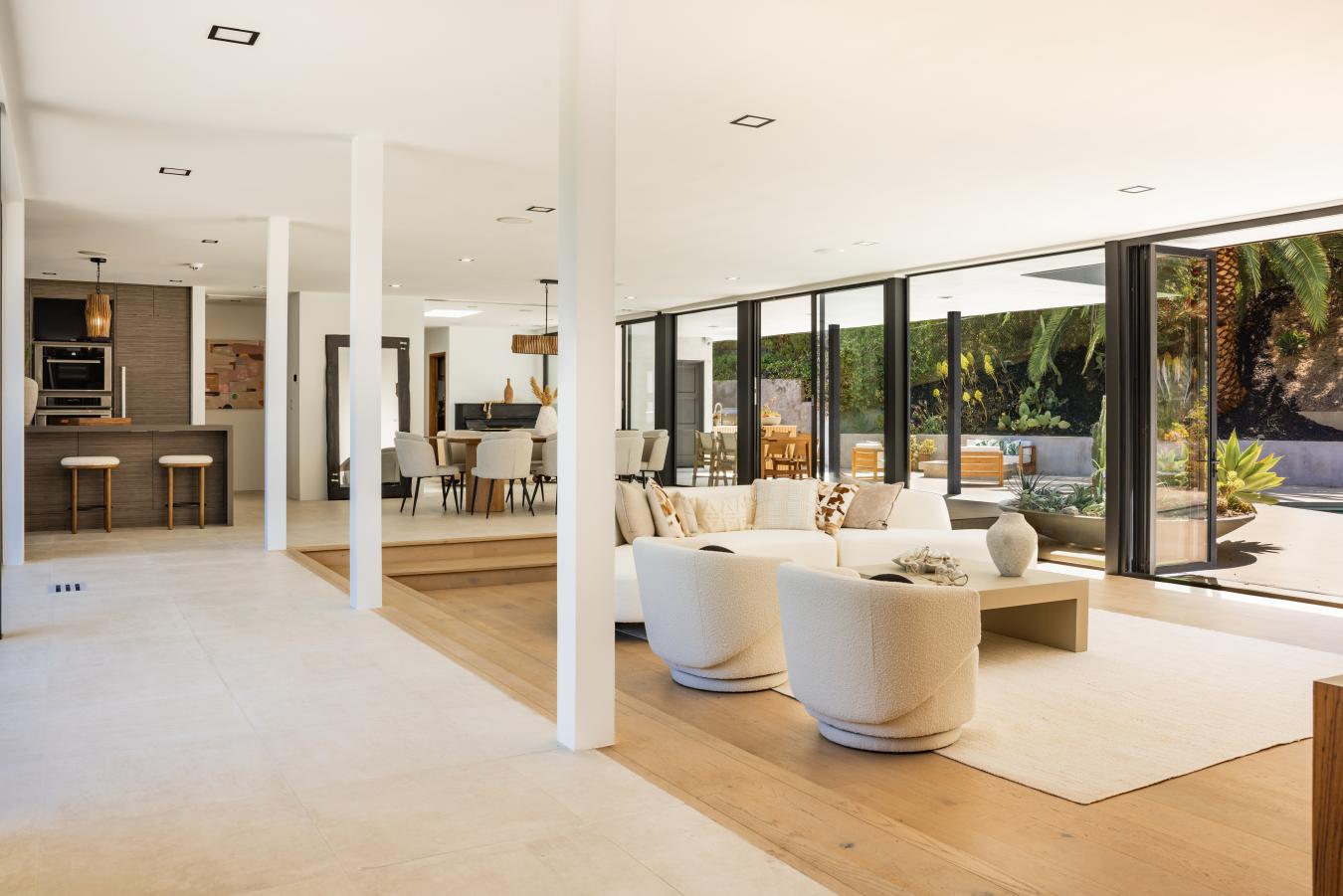 Beverly Hills, California, 90210, United States, 6 Bedrooms Bedrooms, ,4 BathroomsBathrooms,Residential,For Sale,1888326