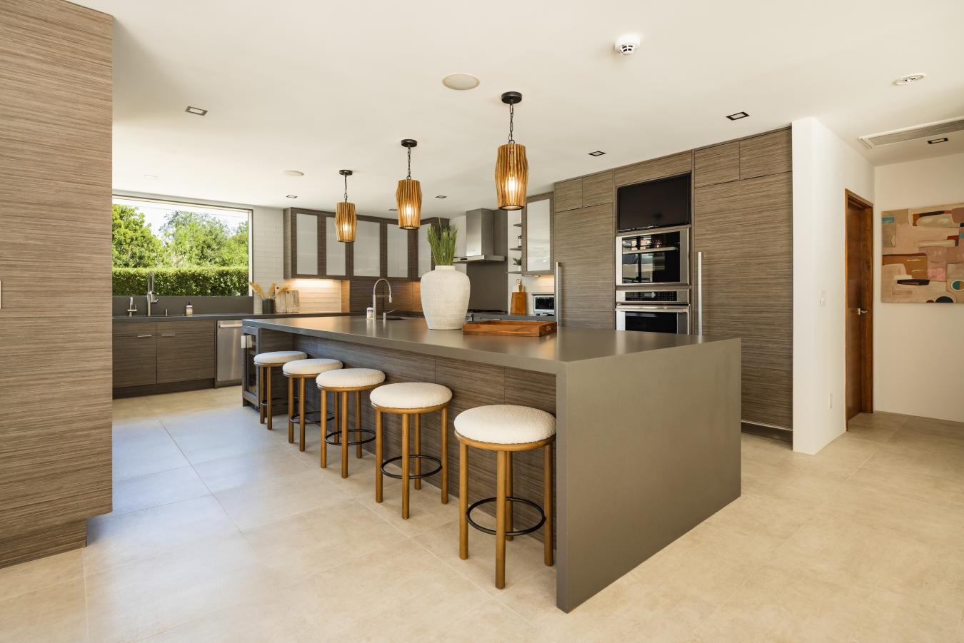 Beverly Hills, California, 90210, United States, 6 Bedrooms Bedrooms, ,4 BathroomsBathrooms,Residential,For Sale,1888326