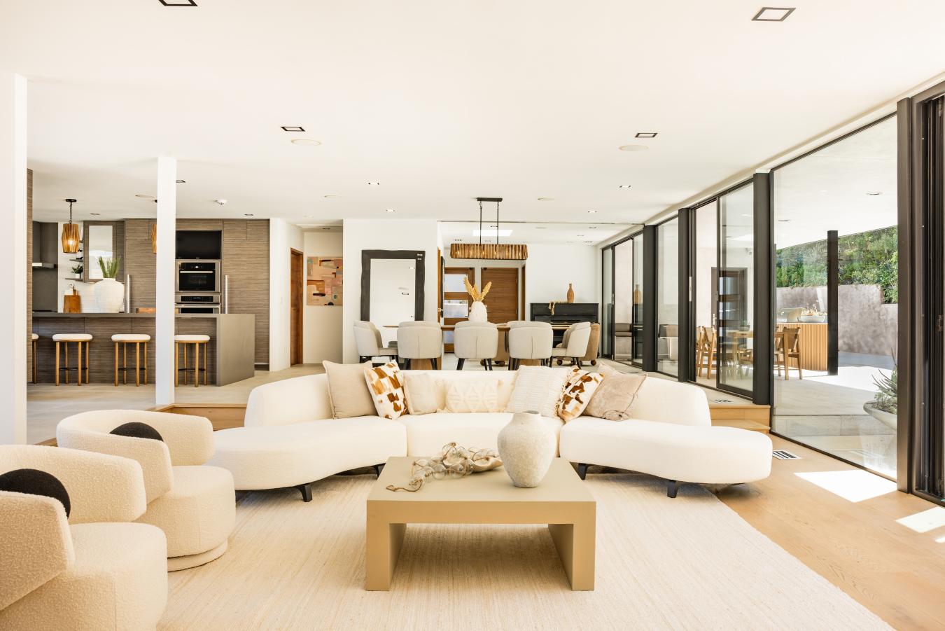 Beverly Hills, California, 90210, United States, 6 Bedrooms Bedrooms, ,4 BathroomsBathrooms,Residential,For Sale,1888326