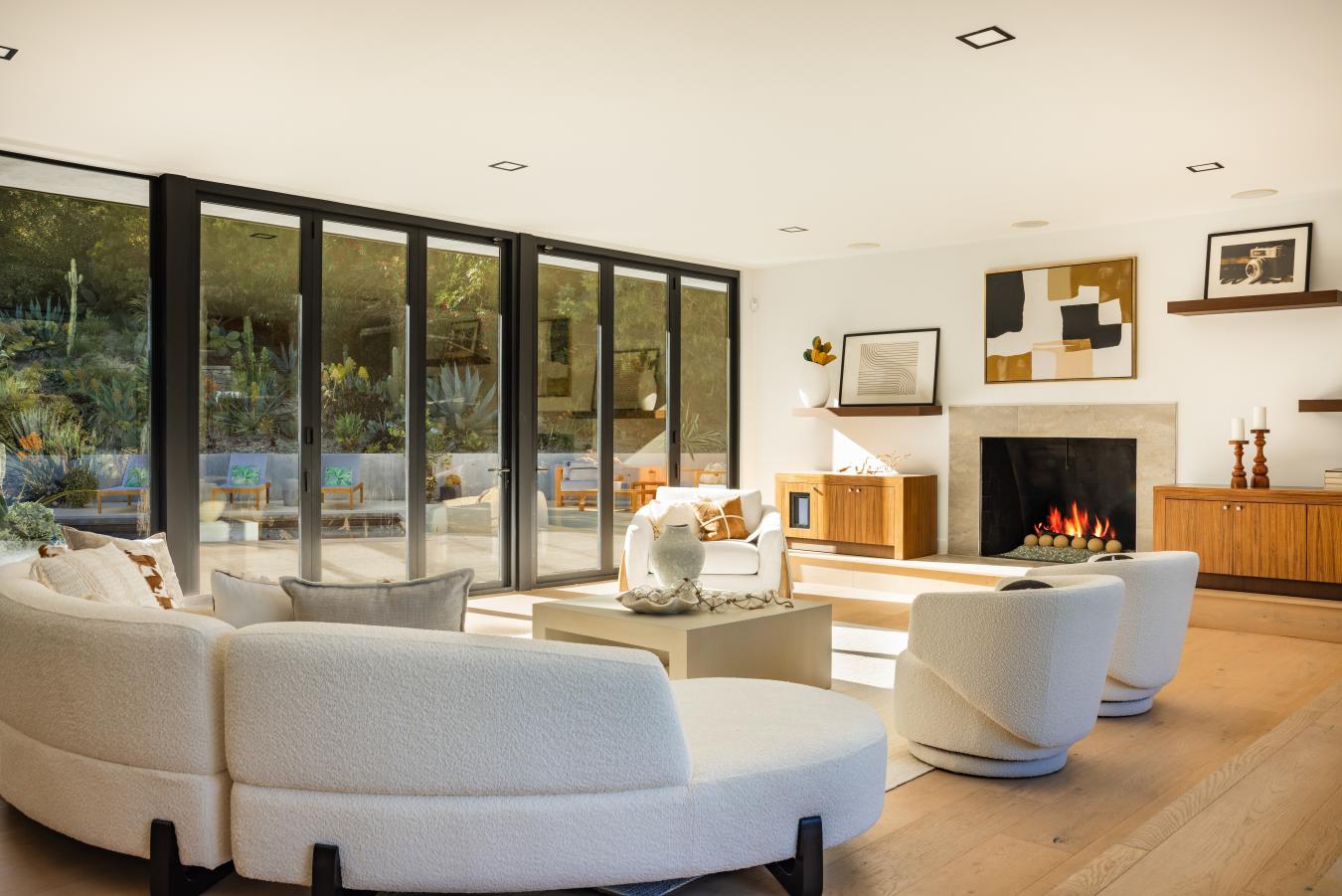 Beverly Hills, California, 90210, United States, 6 Bedrooms Bedrooms, ,4 BathroomsBathrooms,Residential,For Sale,1888326