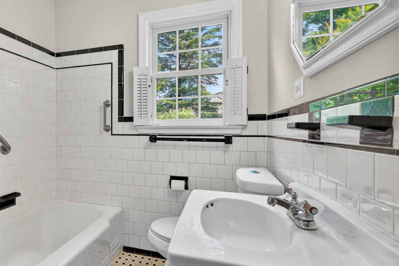 Silver Spring, Montgomery, MD, 20904, United States, 3 Bedrooms Bedrooms, ,3 BathroomsBathrooms,Residential,For Sale,1893149