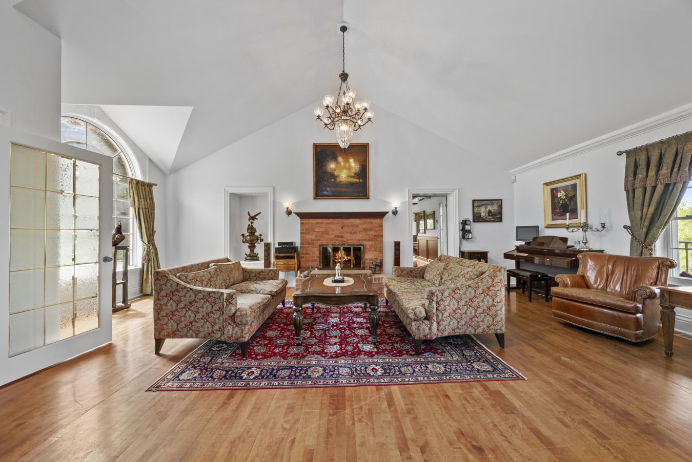 Canton Hatley, Estrie, J0B2C0, Canada, 5 Bedrooms Bedrooms, ,4 BathroomsBathrooms,Residential,For Sale,1893148