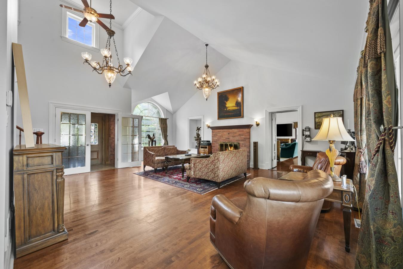 Canton Hatley, Estrie, J0B2C0, Canada, 5 Bedrooms Bedrooms, ,4 BathroomsBathrooms,Residential,For Sale,1893148