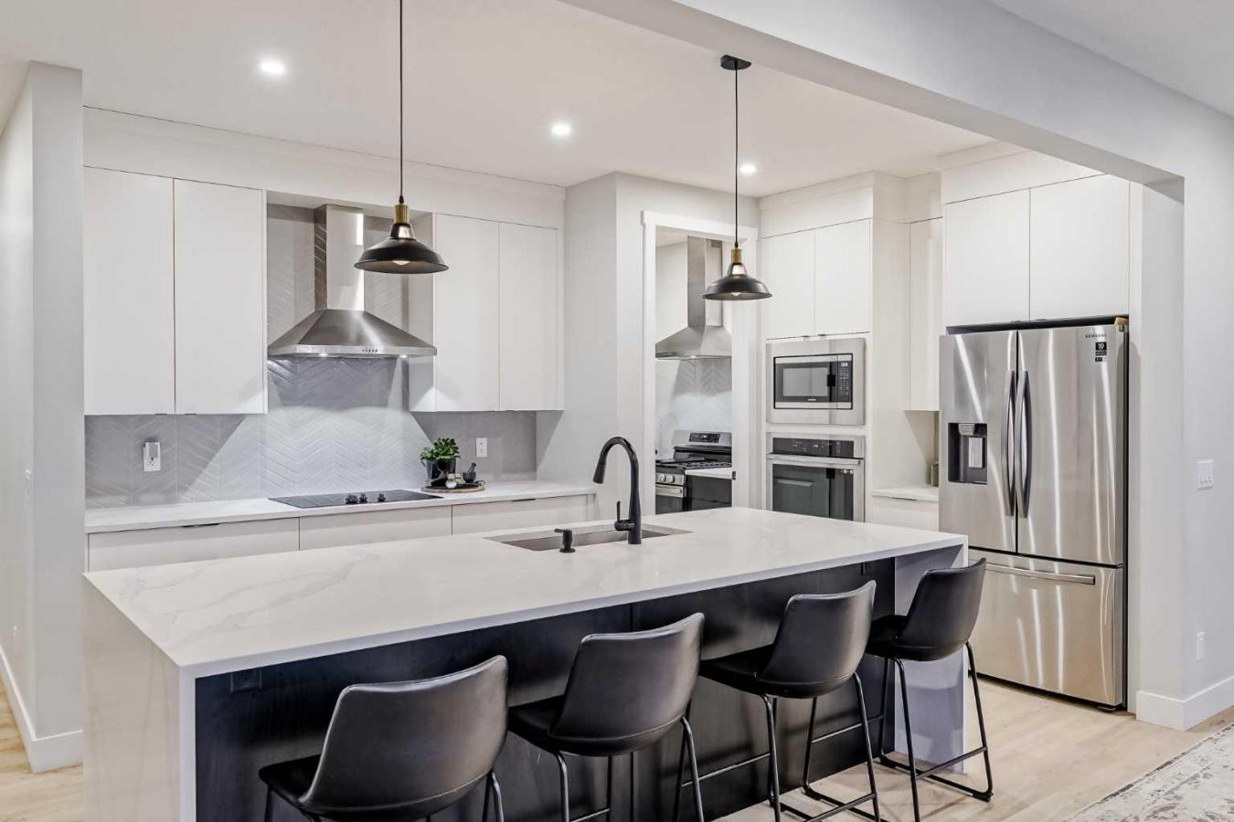 Rural Rocky View County, AB, T3Z 0G3, Canada, 6 Bedrooms Bedrooms, ,4 BathroomsBathrooms,Residential,For Sale,1893146