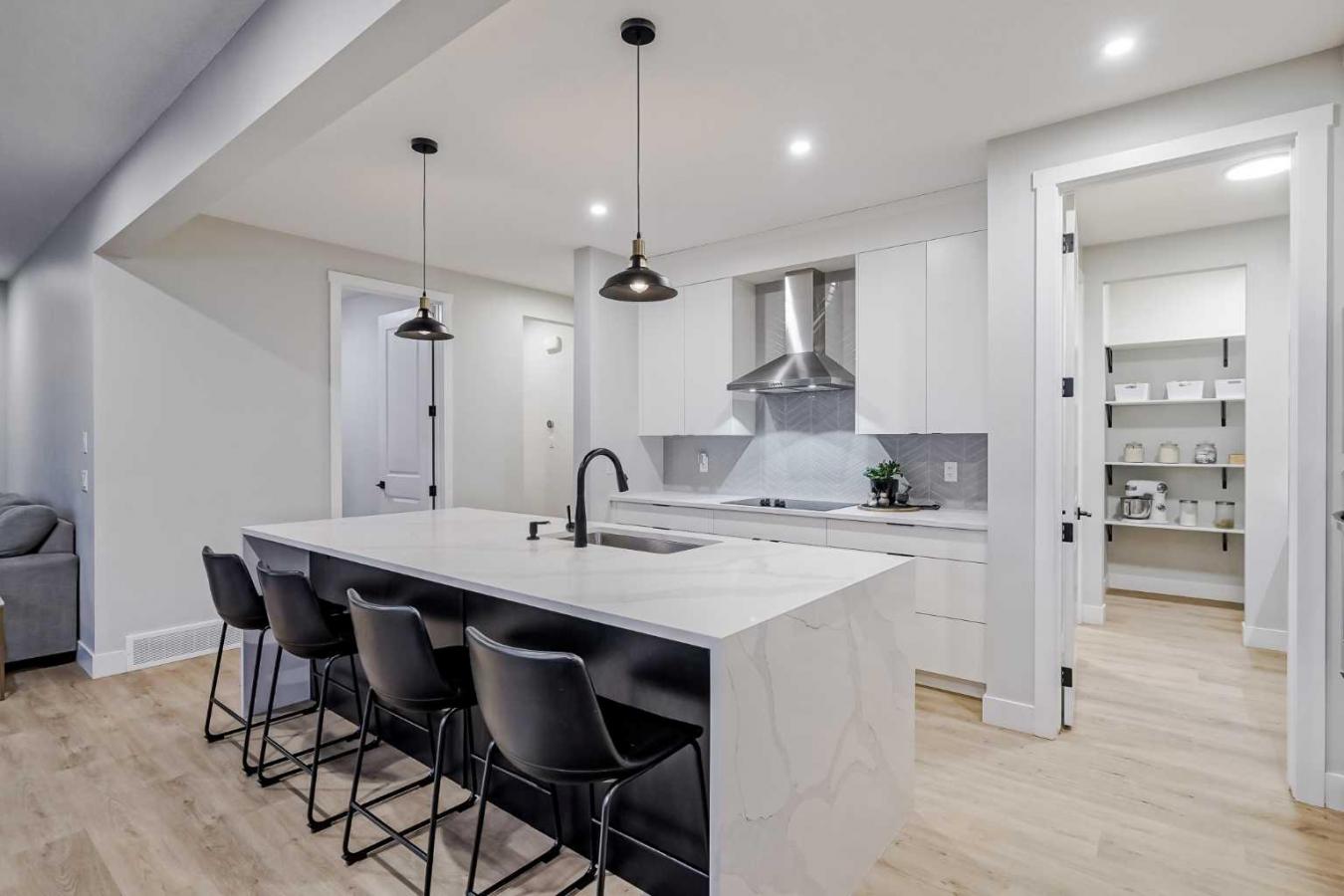 Rural Rocky View County, AB, T3Z 0G3, Canada, 6 Bedrooms Bedrooms, ,4 BathroomsBathrooms,Residential,For Sale,1893146