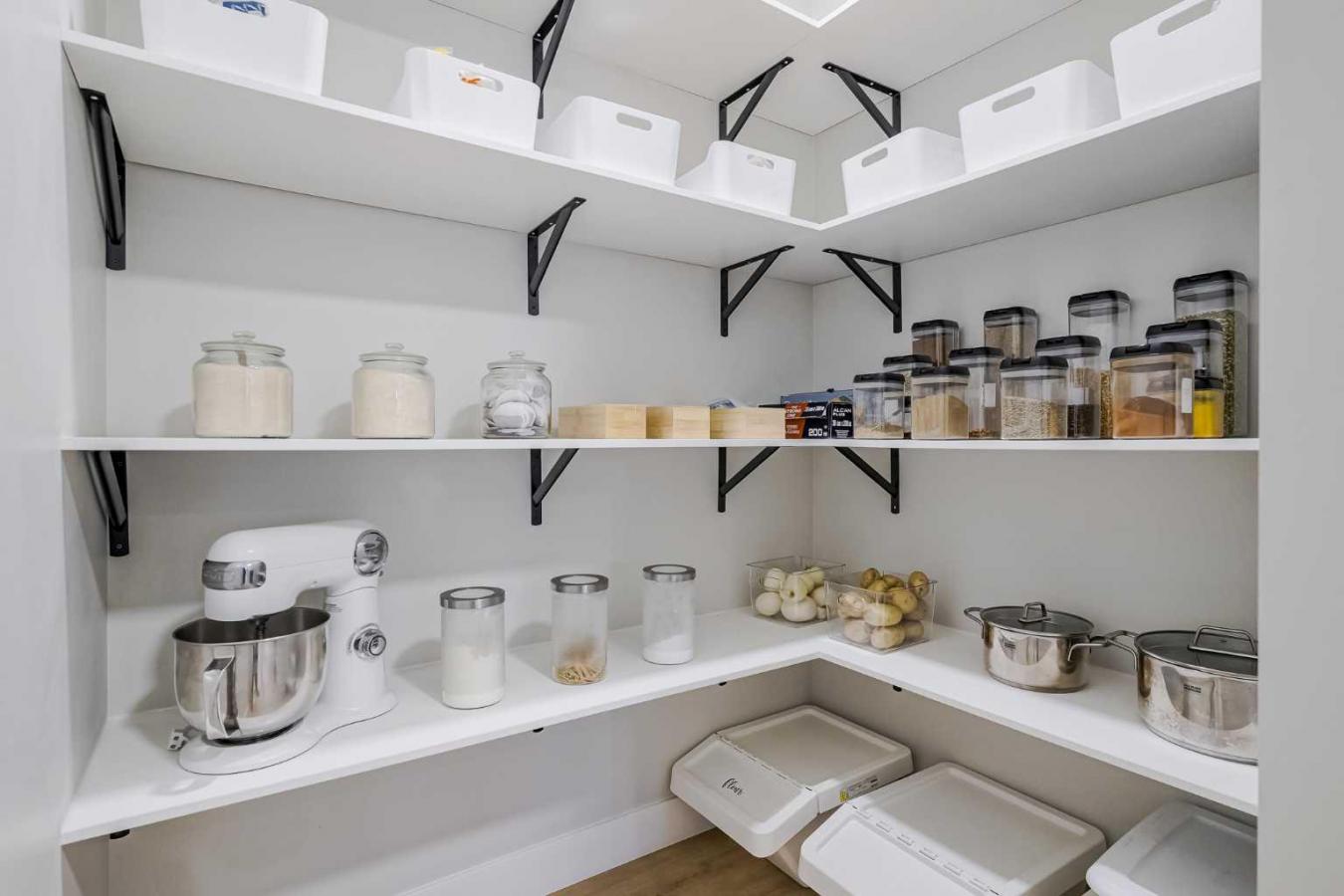 Rural Rocky View County, AB, T3Z 0G3, Canada, 6 Bedrooms Bedrooms, ,4 BathroomsBathrooms,Residential,For Sale,1893146