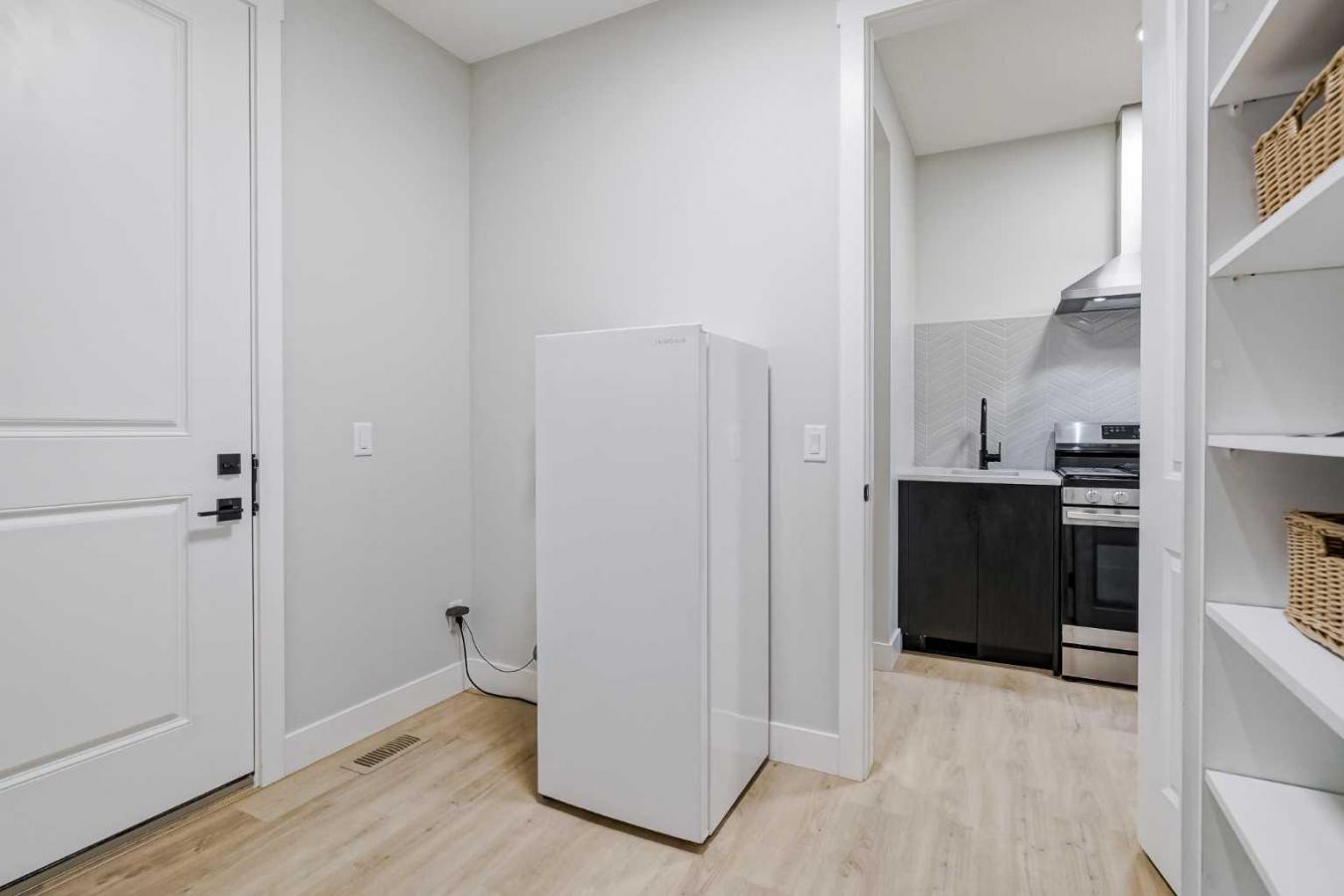 Rural Rocky View County, AB, T3Z 0G3, Canada, 6 Bedrooms Bedrooms, ,4 BathroomsBathrooms,Residential,For Sale,1893146