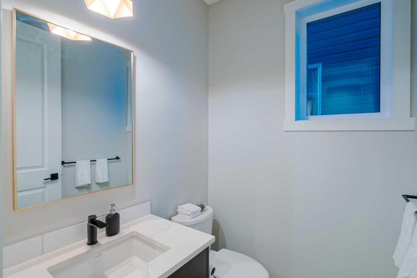 Rural Rocky View County, AB, T3Z 0G3, Canada, 6 Bedrooms Bedrooms, ,4 BathroomsBathrooms,Residential,For Sale,1893146