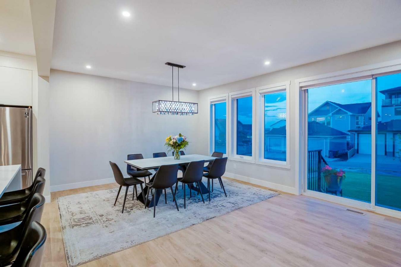 Rural Rocky View County, AB, T3Z 0G3, Canada, 6 Bedrooms Bedrooms, ,4 BathroomsBathrooms,Residential,For Sale,1893146