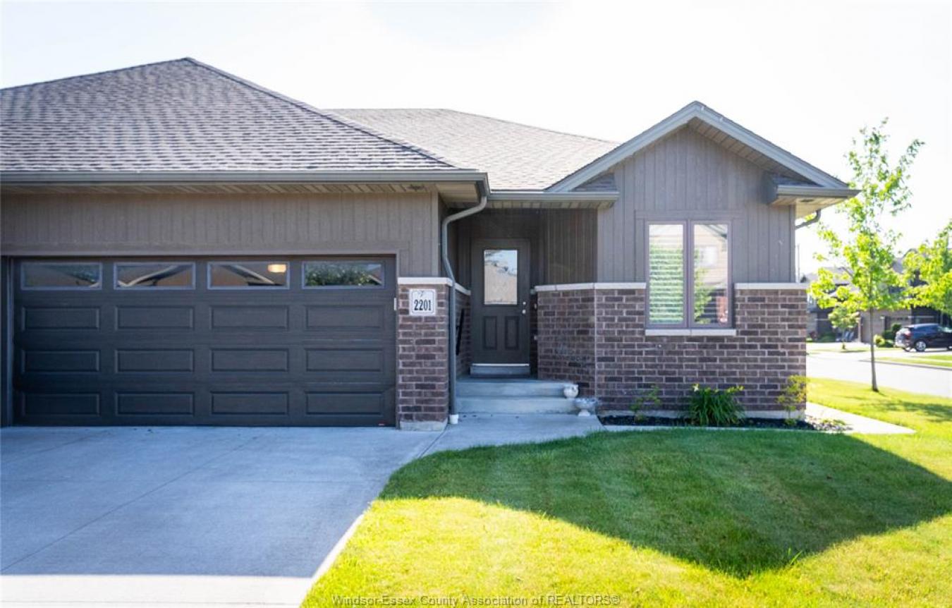 Windsor, ON, N8P 0B7, Canada, 4 Bedrooms Bedrooms, ,3 BathroomsBathrooms,Residential,For Sale,1893145