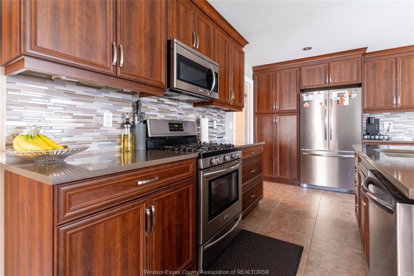 Windsor, ON, N8P 0B7, Canada, 4 Bedrooms Bedrooms, ,3 BathroomsBathrooms,Residential,For Sale,1893145