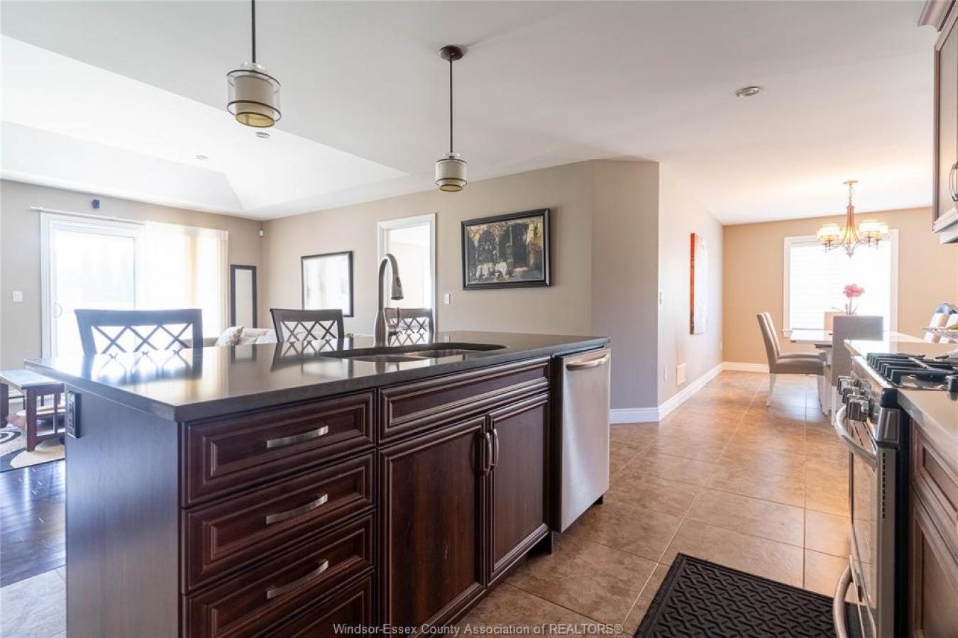 Windsor, ON, N8P 0B7, Canada, 4 Bedrooms Bedrooms, ,3 BathroomsBathrooms,Residential,For Sale,1893145