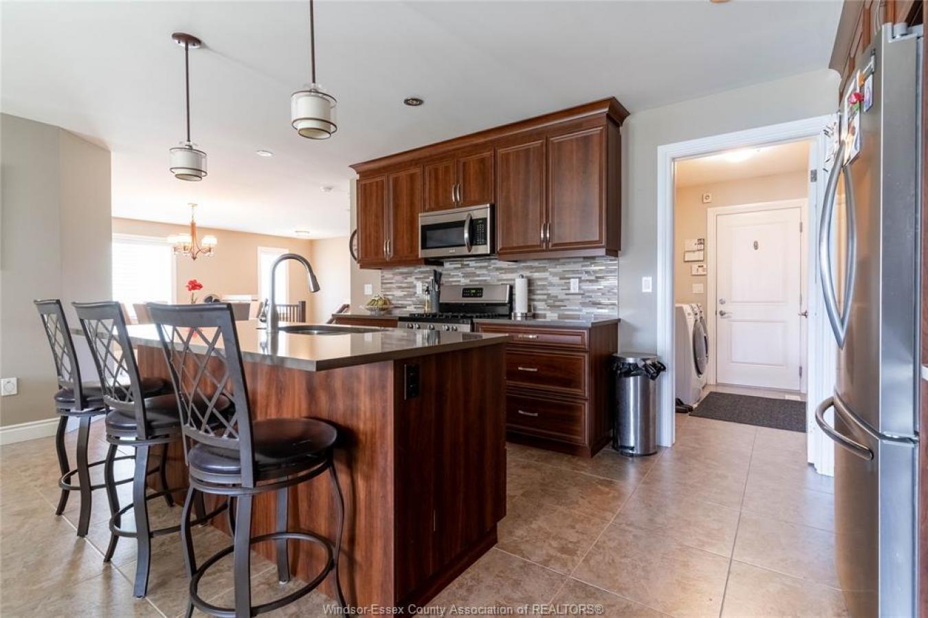 Windsor, ON, N8P 0B7, Canada, 4 Bedrooms Bedrooms, ,3 BathroomsBathrooms,Residential,For Sale,1893145