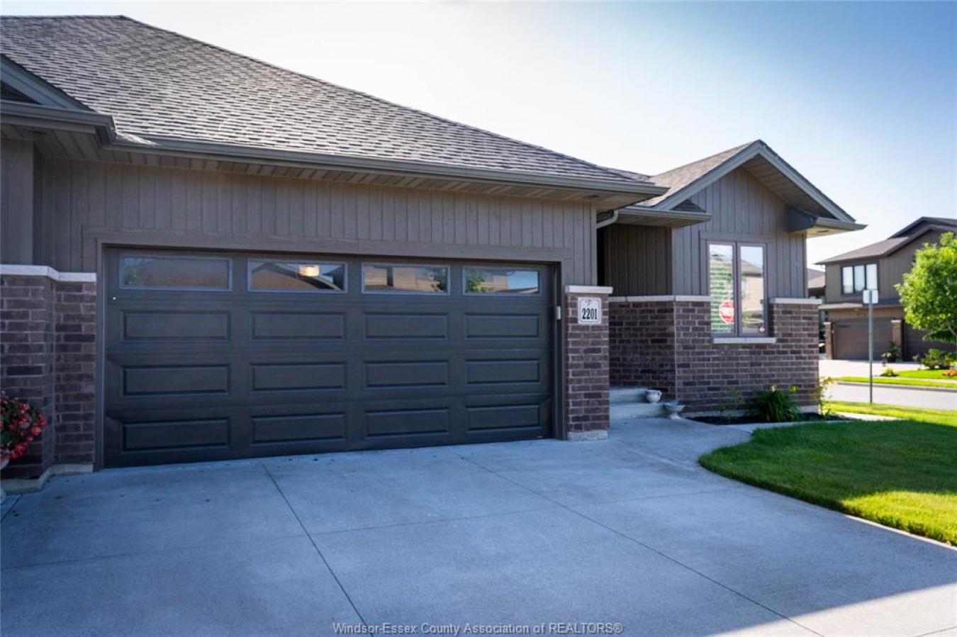 Windsor, ON, N8P 0B7, Canada, 4 Bedrooms Bedrooms, ,3 BathroomsBathrooms,Residential,For Sale,1893145