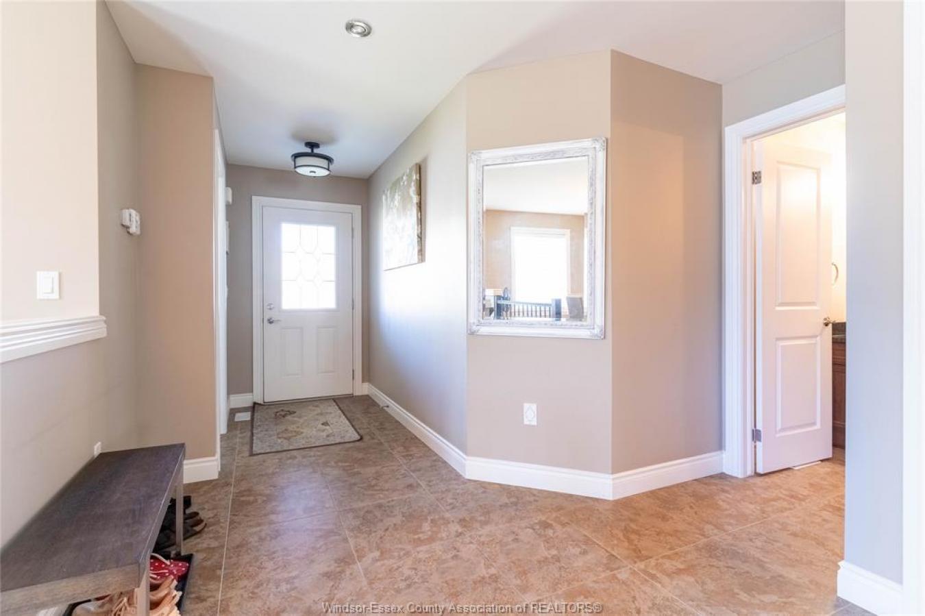 Windsor, ON, N8P 0B7, Canada, 4 Bedrooms Bedrooms, ,3 BathroomsBathrooms,Residential,For Sale,1893145