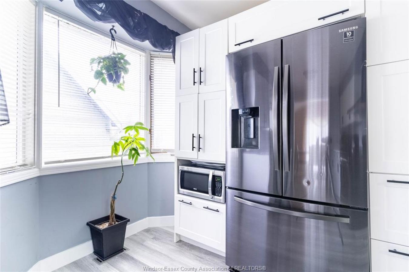 Windsor, ON, N9G 1E2, Canada, 5 Bedrooms Bedrooms, ,2 BathroomsBathrooms,Residential,For Sale,1893144