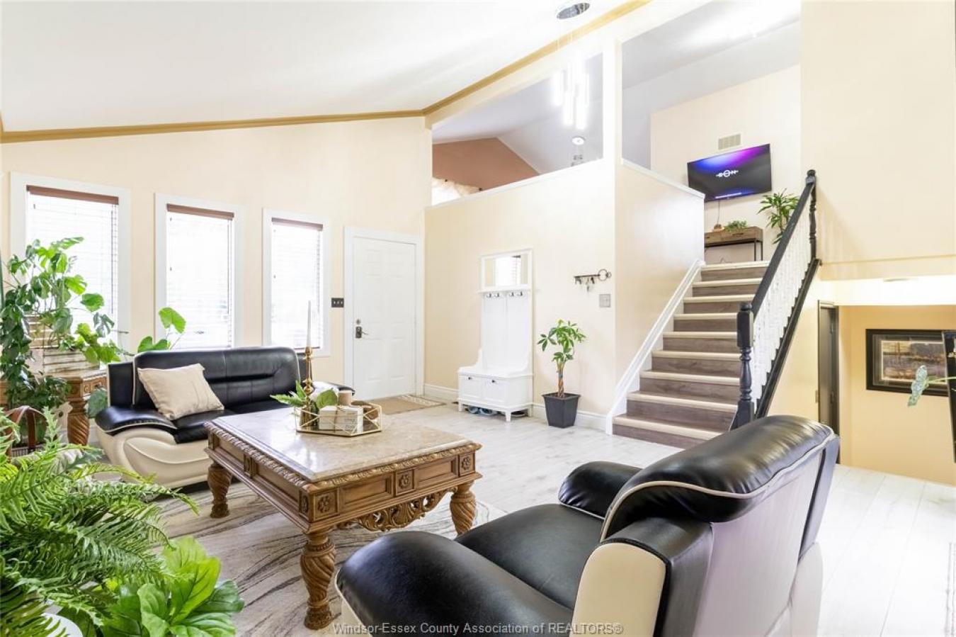 Windsor, ON, N9G 1E2, Canada, 5 Bedrooms Bedrooms, ,2 BathroomsBathrooms,Residential,For Sale,1893144