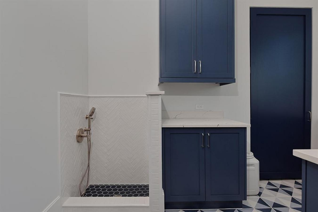 Montgomery, Texas, 77316, United States, 5 Bedrooms Bedrooms, ,5 BathroomsBathrooms,Residential,For Sale,1893142