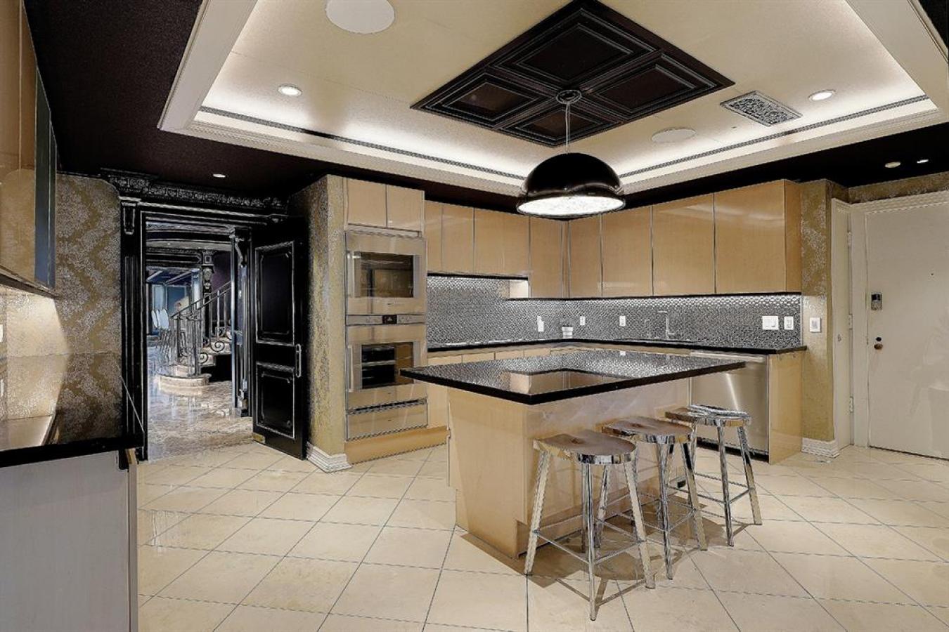 Houston, Texas, 77007, United States, 4 Bedrooms Bedrooms, ,5 BathroomsBathrooms,Residential,For Sale,1893139