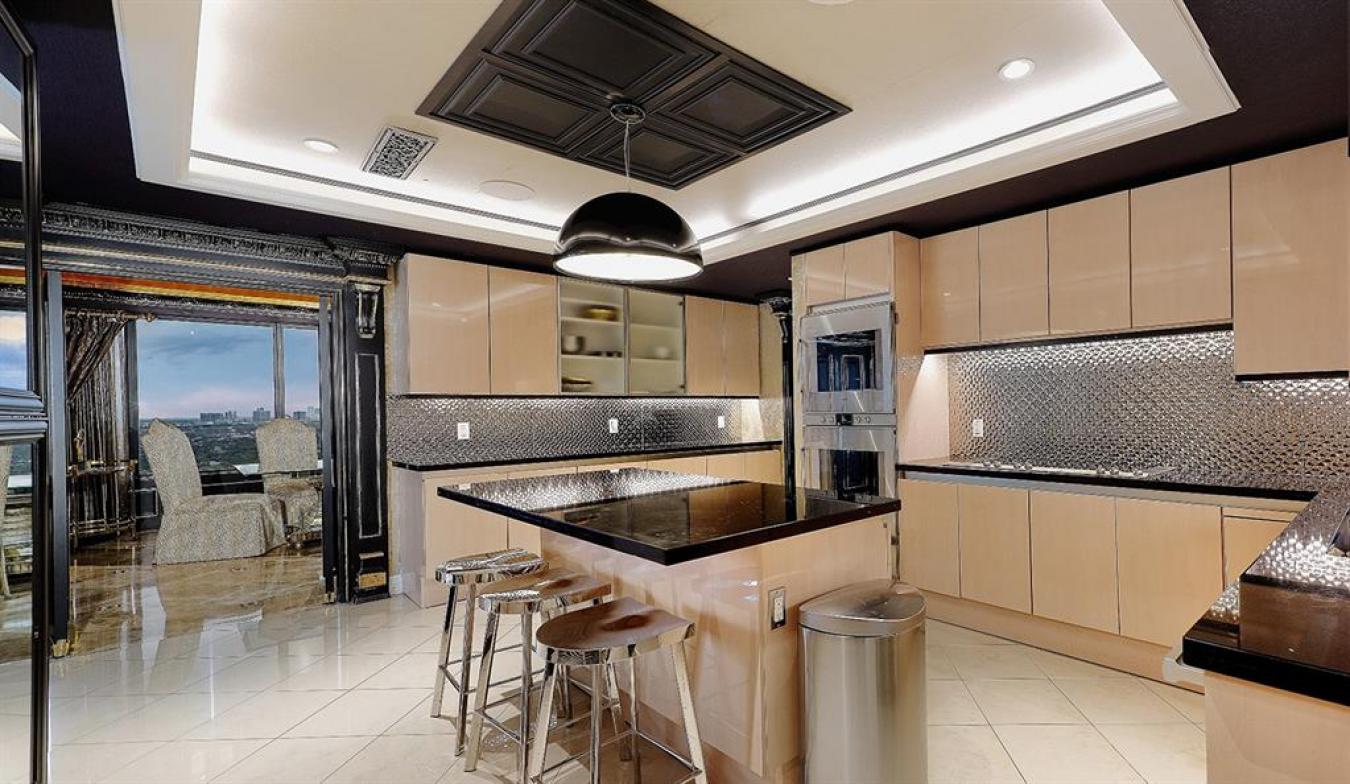 Houston, Texas, 77007, United States, 4 Bedrooms Bedrooms, ,5 BathroomsBathrooms,Residential,For Sale,1893139